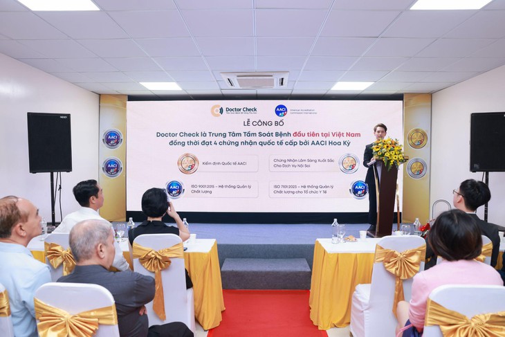 Phòng khám Doctor Check được trao chứng nhận nội soi xuất sắc từ Hoa Kỳ